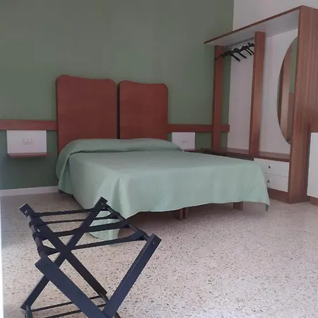 Scilla E Cariddi 3* تروبيا