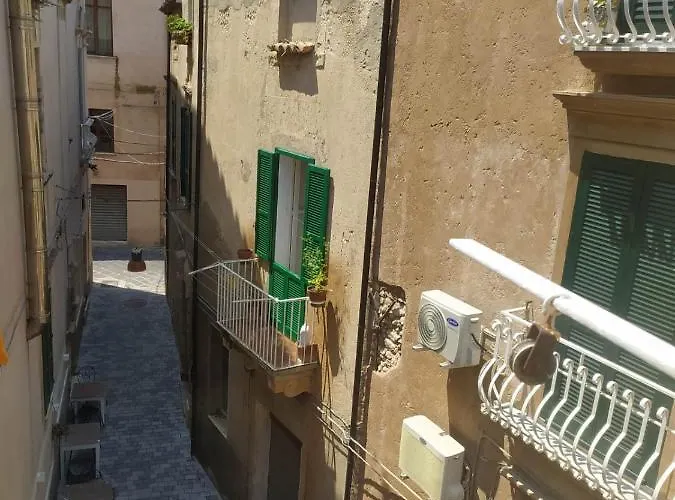 Scilla E Cariddi 3* تروبيا