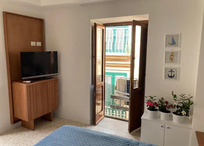 Scilla E Cariddi 3* 特罗佩阿