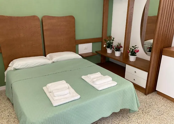 Scilla E Cariddi 3* تروبيا